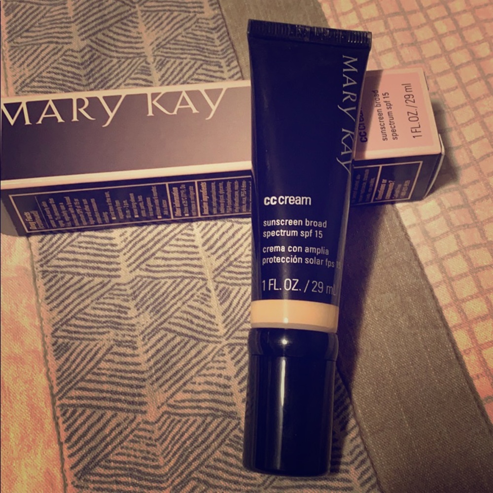 Mary Kay cc cream very light